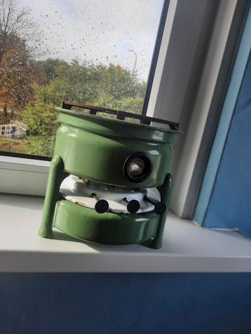 Resedagroen 3 pits petroleumstel beschikbaar voor biedingen