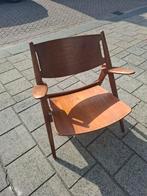 Deense fauteuil van de ontwerper Hans J. Wegner, Huis en Inrichting, Stoelen, Ophalen, Zo goed als nieuw, Bruin, Eén