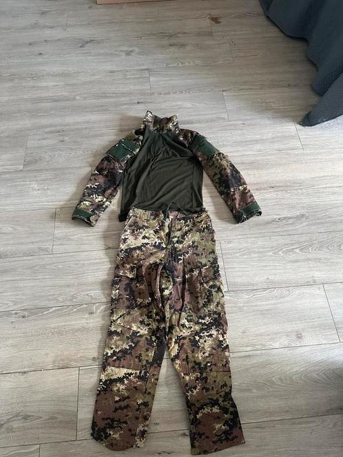 Vegetato Combat uniform van invader gear M, Verzamelen, Militaria | Algemeen, Landmacht, Kleding of Schoenen, Nederland, Verzenden