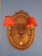Oude barok wandlamp fraaie versiering incl rode velvet kap, Barok brocante koloniaal landelijk boheems, Ophalen of Verzenden, Metaal