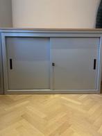 Lage archiefkast, lichtgrijs metaal /licht eiken bovenblad, Huis en Inrichting, Kasten | Roldeurkasten en Archiefkasten, Ophalen