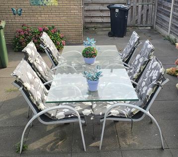 Gratis ophalen!! Tuinset zeer grote 8 pers tafel 6 stoelen! beschikbaar voor biedingen