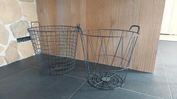 2x Mand metaal - 45 cm hoog - 45 cm diameter beschikbaar voor biedingen