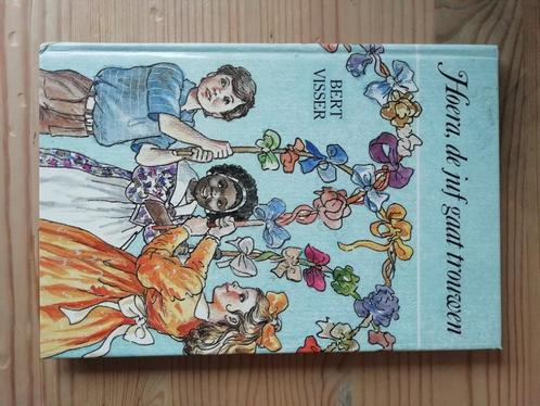 Hoera, de juf gaat trouwen van Bert Visser, Boeken, Kinderboeken | Jeugd | onder 10 jaar, Gelezen, Fictie algemeen, Ophalen