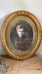 Grote ovale goudkleurige lijst met foto dame, Ophalen of Verzenden