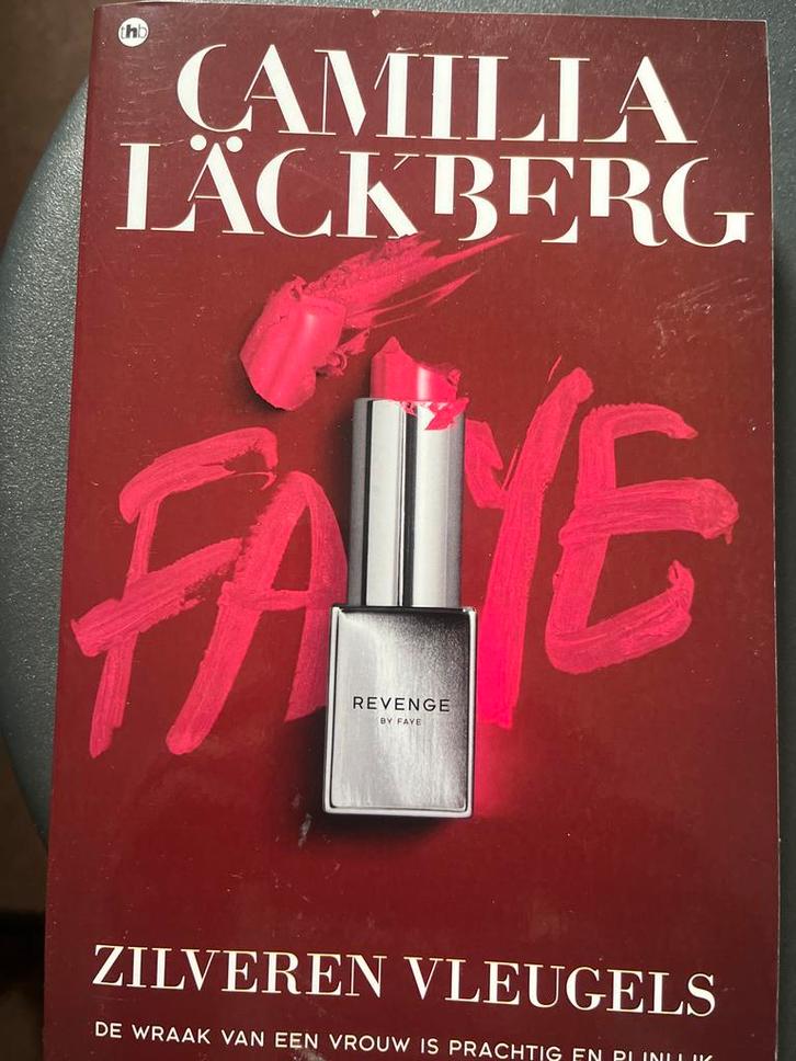 Zilveren Vleugels - Camilla Läckberg, Boeken, Thrillers, Zo goed als nieuw, Nederland, Ophalen of Verzenden