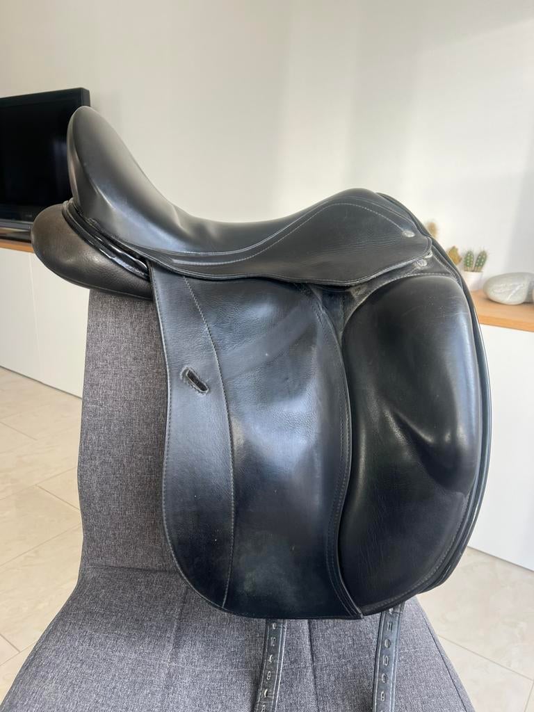 Dressuurzadel MW 17inch, Ophalen, Gebruikt, Dressuur