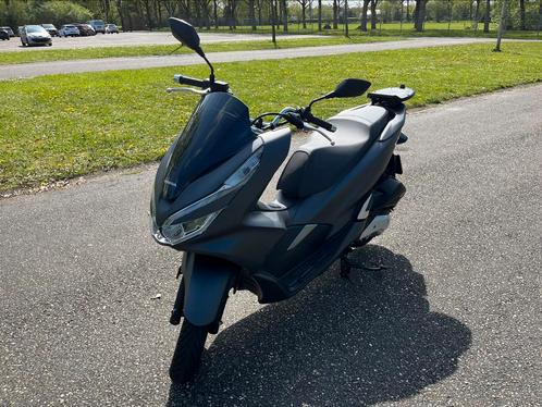 Honda pcx 125 bj 2019, Motoren, Motoren | Honda, Particulier, Scooter, 11 kW of minder, 1 cilinder, Ophalen