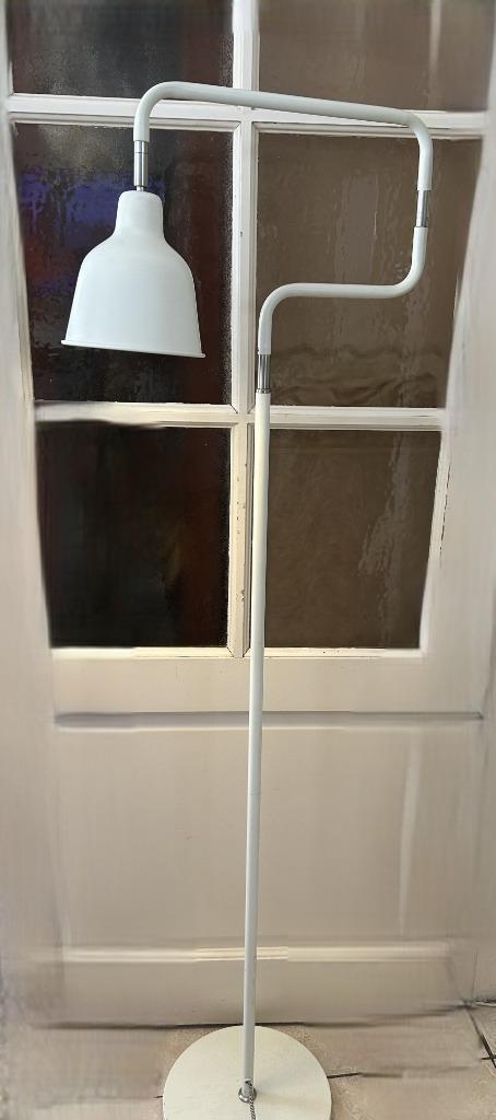 twee maal its about romi london kleur wit vloerlamp, Huis en Inrichting, Lampen | Vloerlampen, Zo goed als nieuw, 150 tot 200 cm