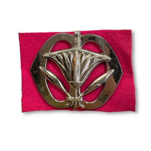Baretembleem Korps Militaire Administratie, Verzamelen, Militaria | Algemeen, Landmacht, Embleem of Badge, Nederland, Ophalen of Verzenden