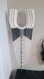 Grote zwart witte japandi chic schelpenketting ornament, Nieuw, Ophalen of Verzenden, X, X