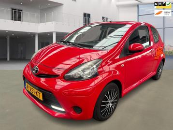 Toyota Aygo 1.0 VVT-i Now / Navi / Airco / Nieuwe APK // AUT beschikbaar voor biedingen