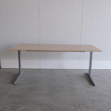 Ahrend Bureau - 180x80cm - Vaste hoogte - H74 - BR65 beschikbaar voor biedingen