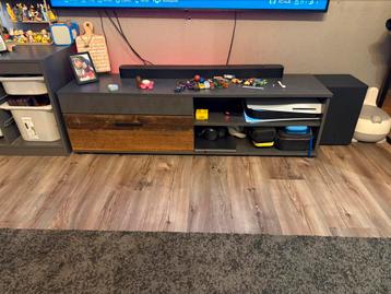 Meubel set icl tafel beschikbaar voor biedingen