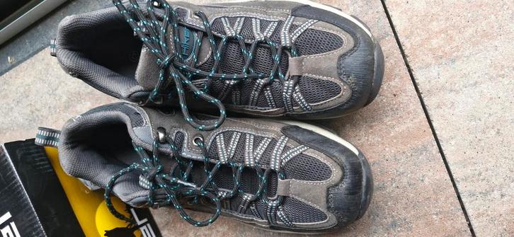Wandelen schoenen
Merk Hiker
Maat 42, Sport en Fitness, Bergsport en Wandelen, Zo goed als nieuw, Schoenen, Ophalen of Verzenden