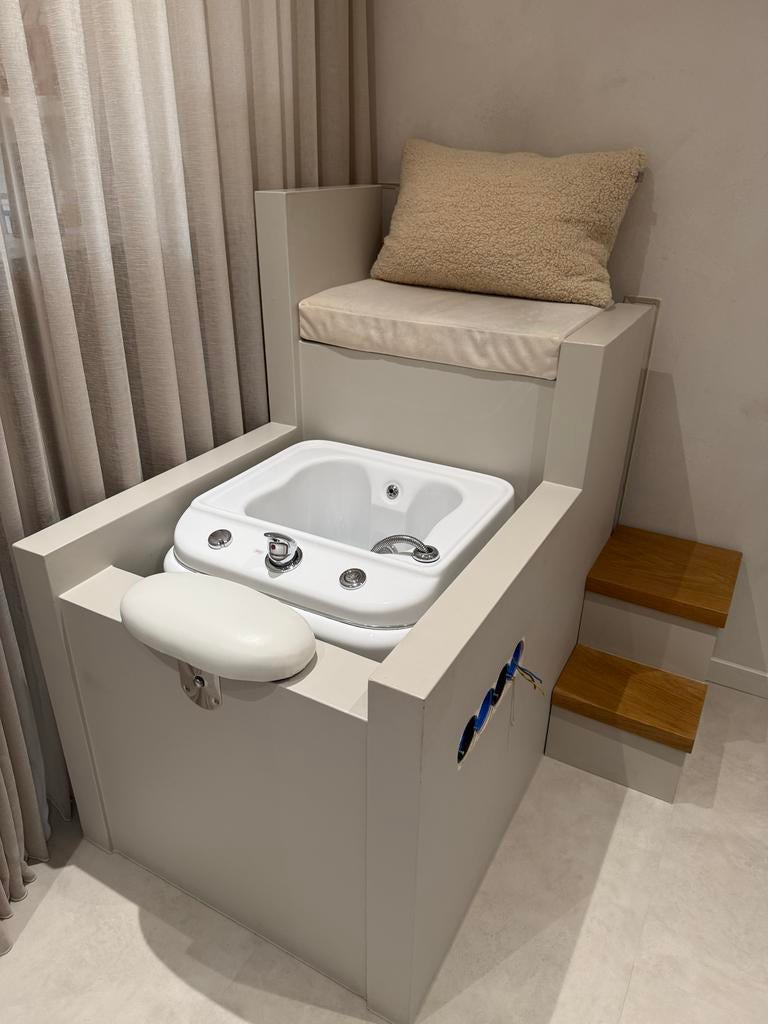 Pedicure Stoel met Bubbelbad en LED, Diensten en Vakmensen, Schoonheidsspecialisten | Pedicure, Voetmassage, Voetverzorging