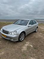 Mercedes-Benz C-Klasse 1.8 C180 Kompr Sedan AUT 2004 Grijs, Auto's, Automaat, Achterwielaandrijving, 74 €/maand, 1796 cc