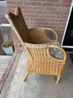 Rotan stoel met armleuningen, Huis en Inrichting, Stoelen, Bruin, Riet of Rotan, Ophalen of Verzenden, Zo goed als nieuw