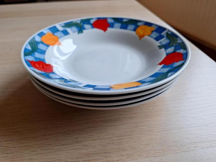 Set van 4 diepe borden servies AM/63, Huis en Inrichting, Keuken | Servies, Zo goed als nieuw, Bord(en), Overige stijlen, Aardewerk