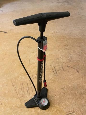 fiets pomp beschikbaar voor biedingen