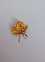 Blad broche, Sieraden, Tassen en Uiterlijk, Broches, Overige materialen, 4 tot 7 cm, Overige kleuren, Nieuw