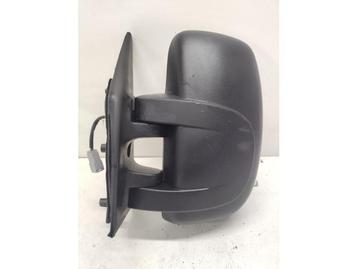 Buitenspiegel links van een Renault Master beschikbaar voor biedingen