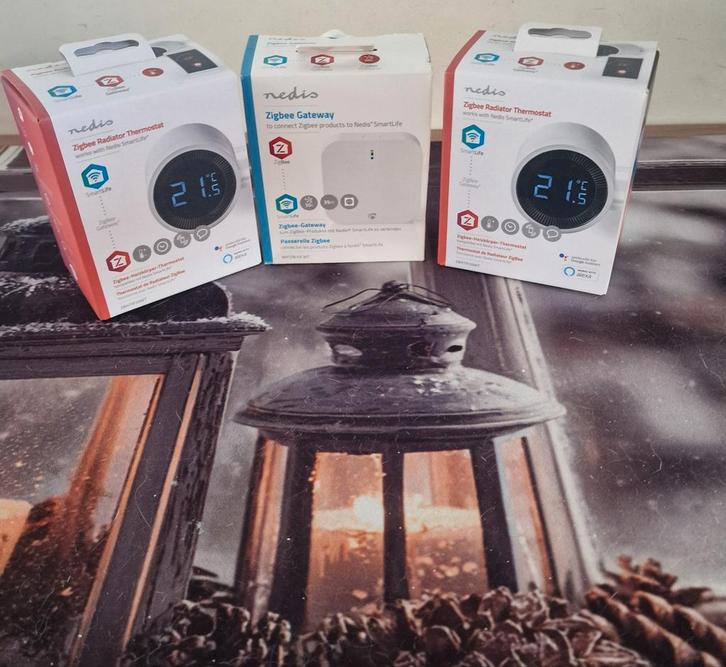 Nedis zigbee Slimme Thermostaat & Gateway - Nieuwstaat, Doe-het-zelf en Verbouw, Thermostaten, Zo goed als nieuw, Slimme thermostaat