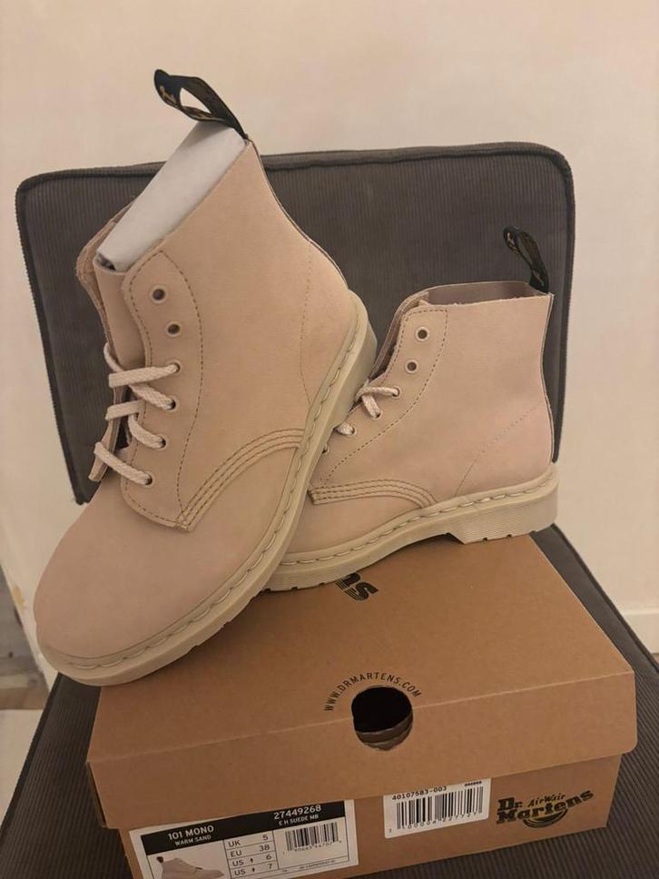 Dr. Martens 101 Mono Warm Sand - Maat 37, Kleding | Dames, Schoenen, Nieuw, Lage of Enkellaarzen, Beige, Ophalen of Verzenden