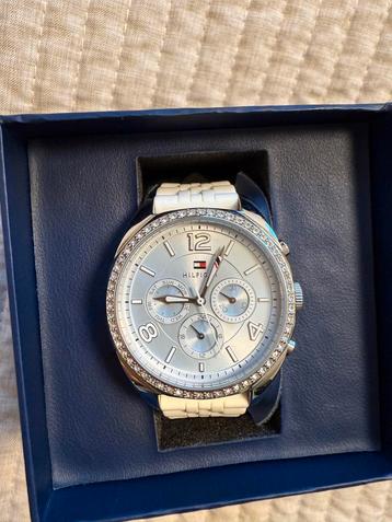 Tommy Hilfiger horloge - witte band beschikbaar voor biedingen
