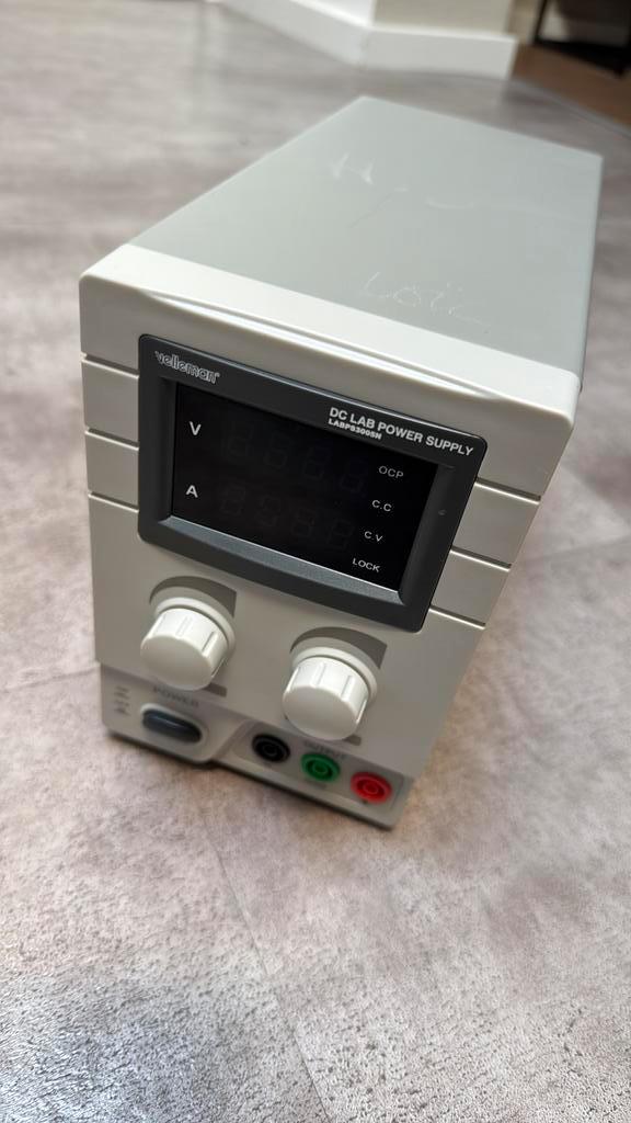 Velleman labps3005n /  0-30V 0-5A labvoeding, Doe-het-zelf en Verbouw, Meetapparatuur, Zo goed als nieuw, Ophalen of Verzenden