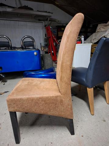 4 Suède Stoelen  en 3 lederen stoelen Mooie Eetkamerstoelen beschikbaar voor biedingen