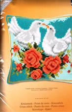 Cado vervaco borduurpakket  kussen verliefde duiven 723, Hobby en Vrije tijd, Borduren en Borduurmachines, Ophalen of Verzenden