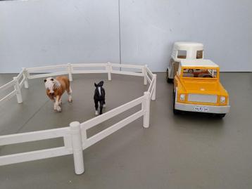 Schleich paarden met aanhanger beschikbaar voor biedingen