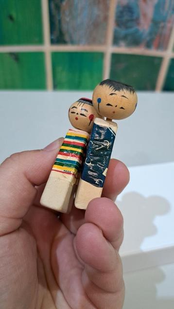 Vintage Japanse gummen met houten hoofd beschikbaar voor biedingen