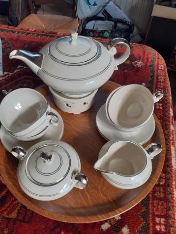 thee servies, porselein beschikbaar voor biedingen