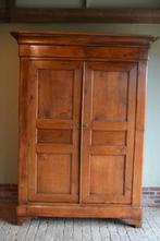 Prachtige strakke antieke eiken houten kast.