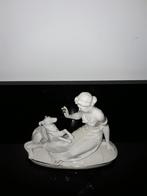 Antieke porseleinen dame met hazewindhond, Verzamelen, Verzenden, Zo goed als nieuw, Porselein, Beeldje(s)