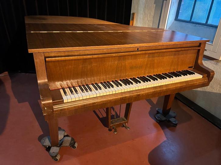 Vleugel Petrof, Muziek en Instrumenten, Piano's, Gebruikt, Vleugel, Bruin, Ophalen