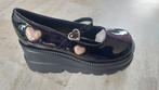 Plateau Mary Jane lakschoenen met holo hartje maat 41 gothic, Kleding | Dames, Schoenen, Ophalen of Verzenden, Nieuw, Zwart