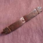 Bodemvondst Friesland: Eeuwen Oud Beslag Kleding, Verzenden