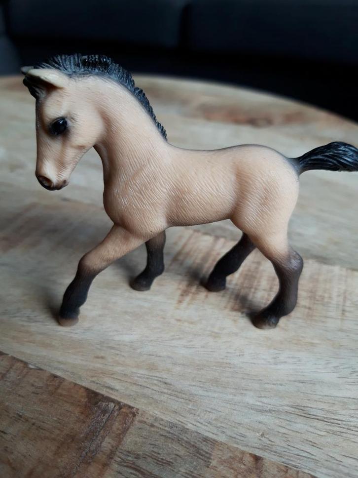 Schattig Schleich Veulen - Speelfiguur, Verzamelen, Dierenverzamelingen, Zo goed als nieuw, Beeldje of Figuurtje, Paard, Ophalen of Verzenden