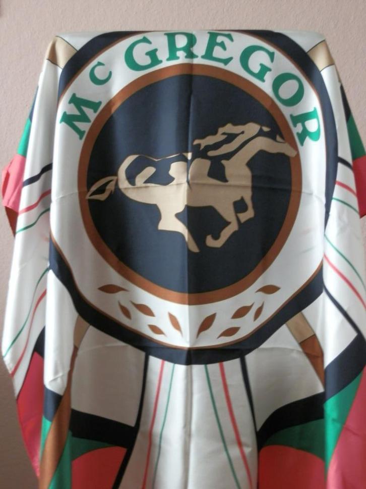 McGregor sjaal., Kleding | Dames, Mutsen, Sjaals en Handschoenen, Zo goed als nieuw, Sjaal, Ophalen of Verzenden