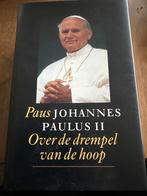 Paus Johannes Paulus II - Over de drempel van de hoop, Ophalen of Verzenden, Zo goed als nieuw, Christendom | Katholiek