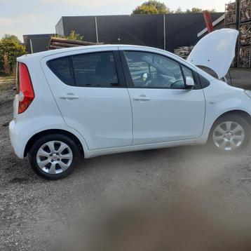Opel Agila 1.0 12V 2010 zeer goede staat. 2de eigenaar. Nieu beschikbaar voor biedingen