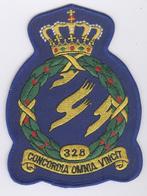 Geborduurde patch - Koninklijk Luchtmacht Squadron 328, Verzamelen, Ophalen of Verzenden, Luchtmacht, Nederland, Embleem of Badge