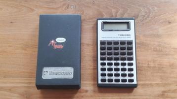 Toshiba Liquid Crystal Calculator SLC-8260 met hard case beschikbaar voor biedingen