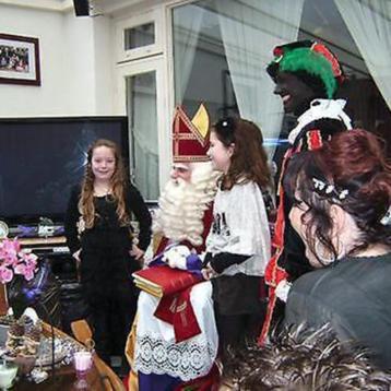 BOEK SINT EN PIET ROETVEEG  INCL.STROOGOED beschikbaar voor biedingen