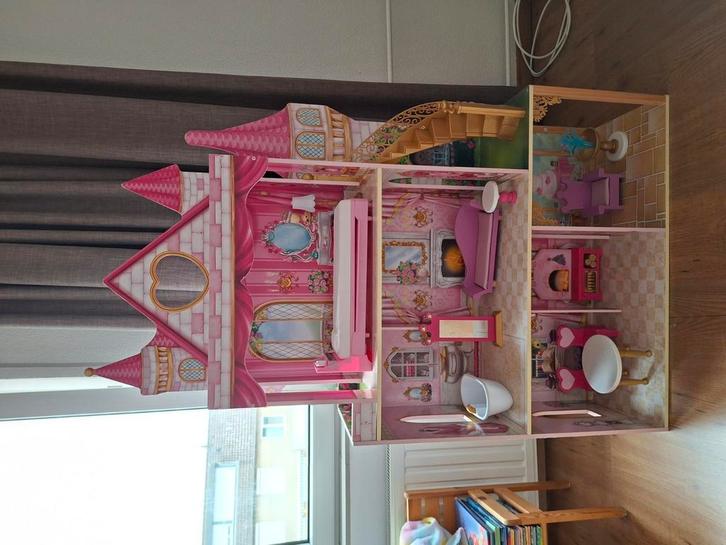 Barbie prinsessenkasteel, Kinderen en Baby's, Speelgoed | Poppenhuizen, Zo goed als nieuw, Toebehoren, Ophalen
