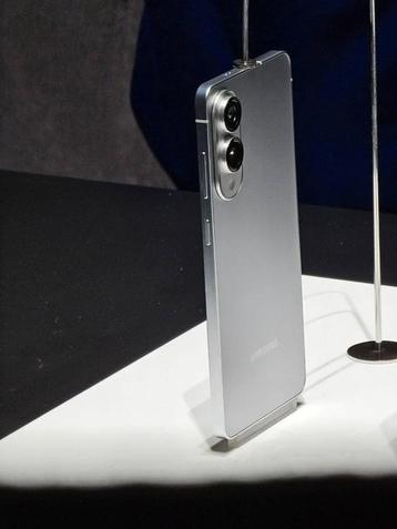GEZOCHT SAMSUNG GALAXY FOLD FLIP S24 S25 EDGE WATCH ULTRA  beschikbaar voor biedingen