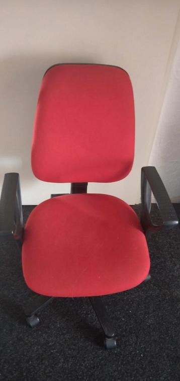 Bureau stoel beschikbaar voor biedingen